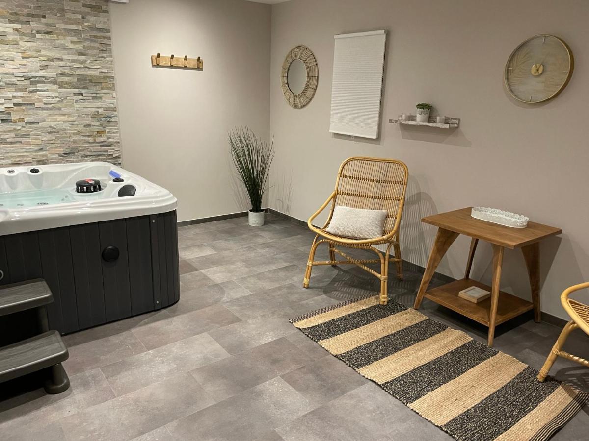 Chambres D Hotes Avec Piscine Et Spa La Foliere Saumur Villebernier エクステリア 写真