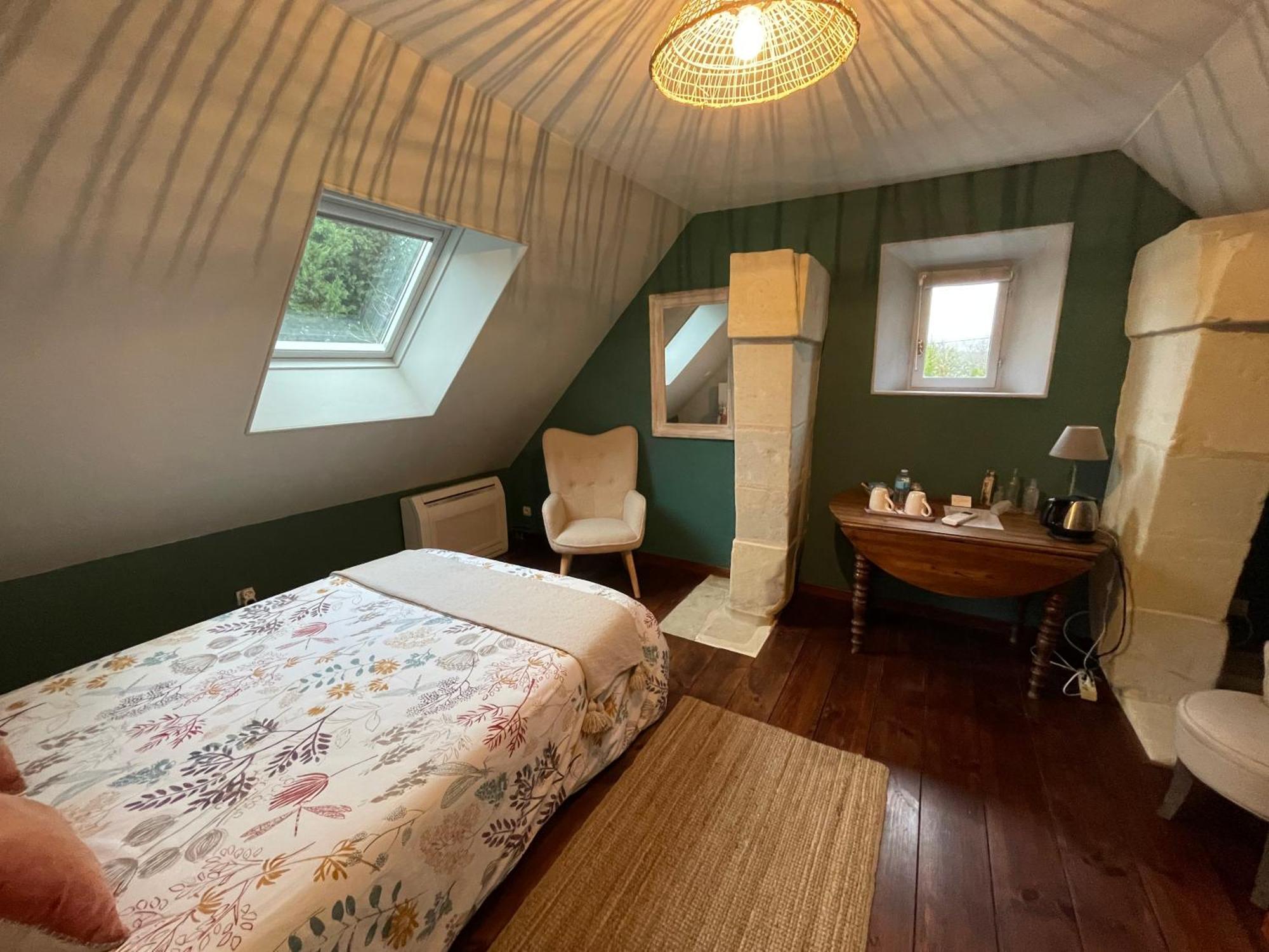 Chambres D Hotes Avec Piscine Et Spa La Foliere Saumur Villebernier エクステリア 写真