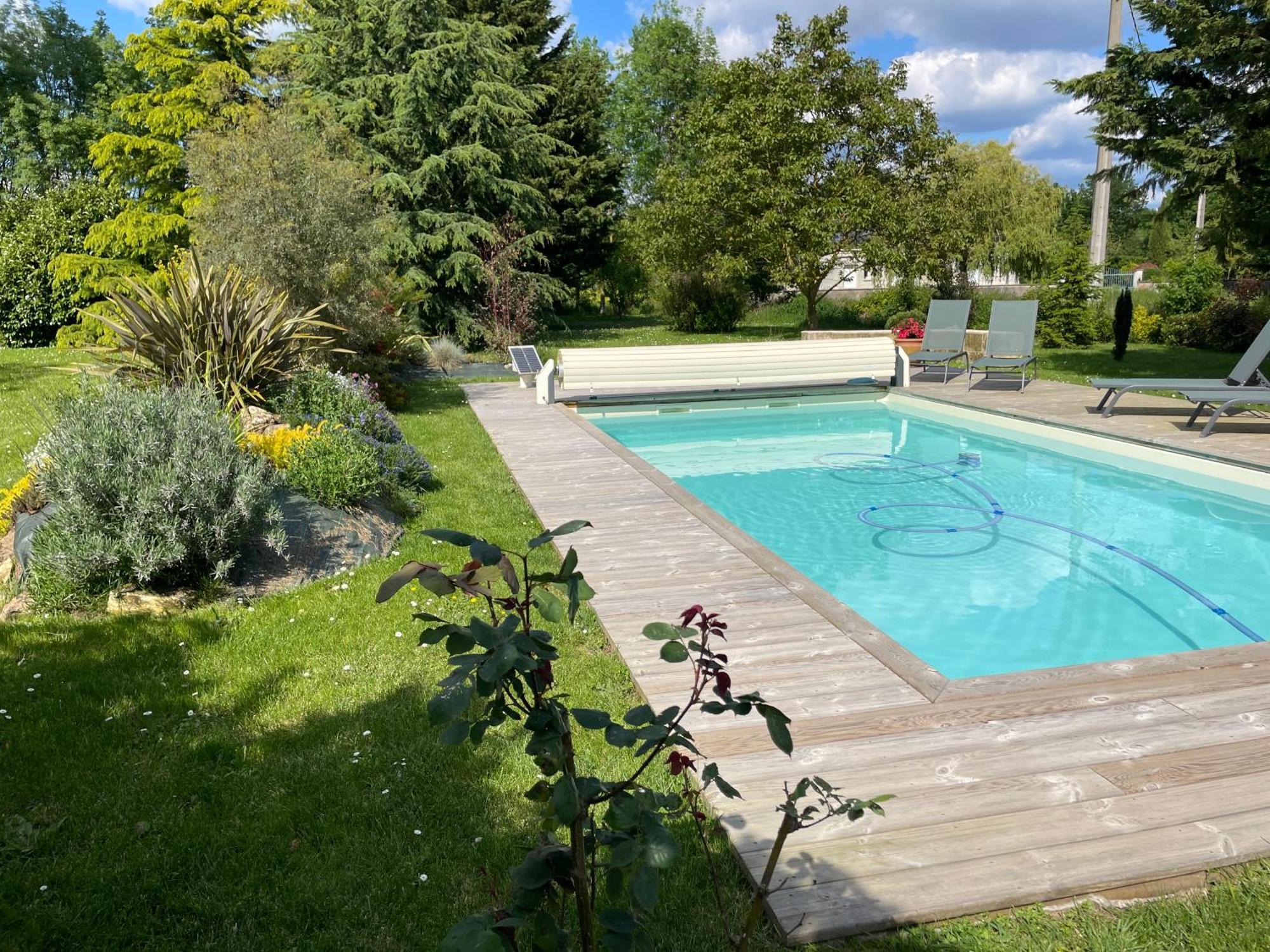 Chambres D Hotes Avec Piscine Et Spa La Foliere Saumur Villebernier エクステリア 写真