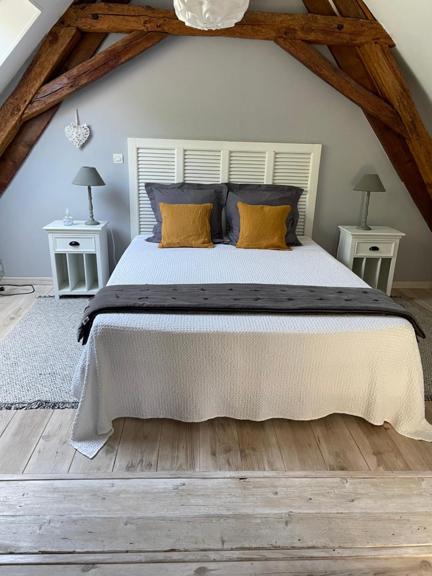 Chambres D Hotes Avec Piscine Et Spa La Foliere Saumur Villebernier エクステリア 写真