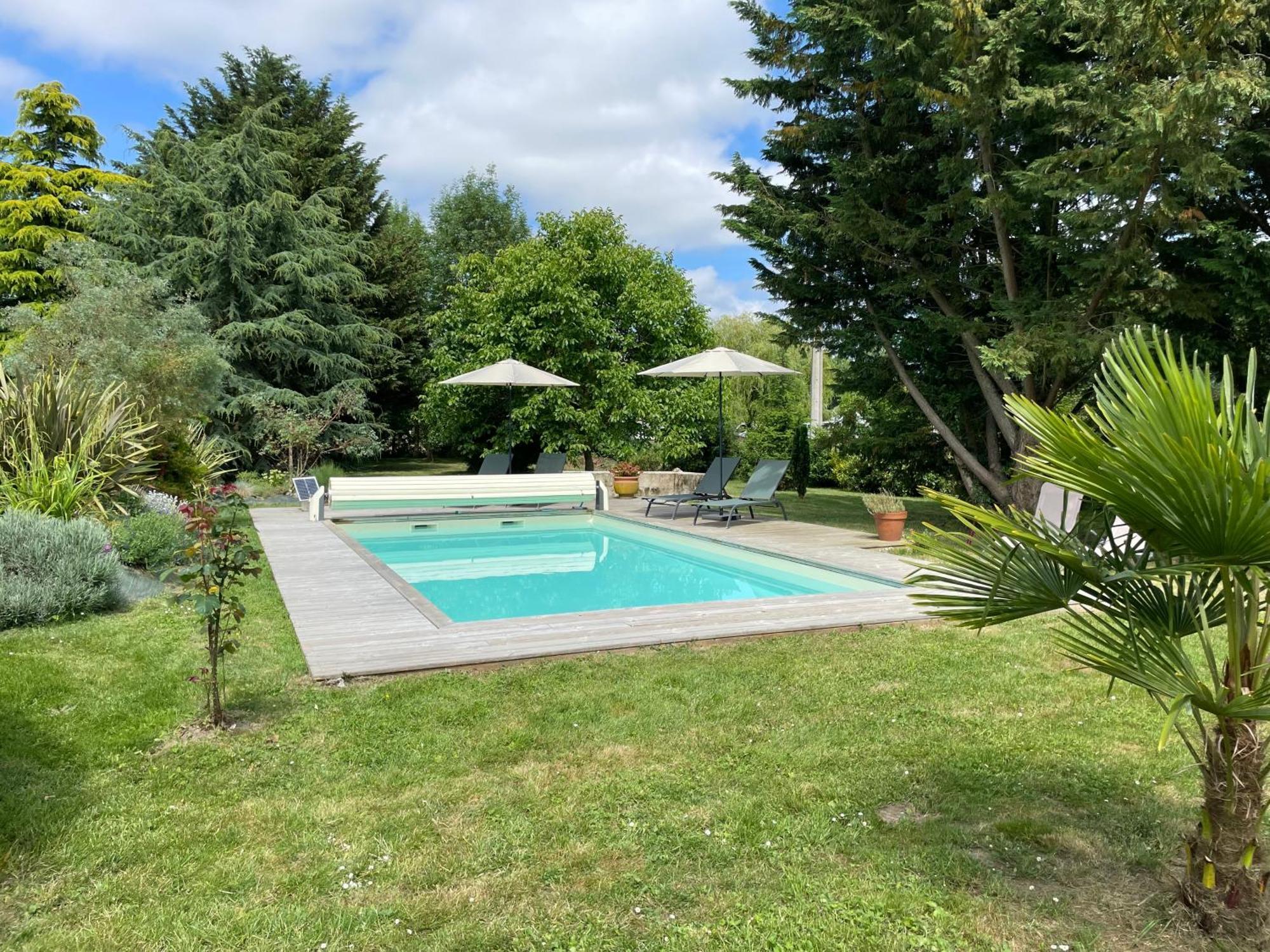 Chambres D Hotes Avec Piscine Et Spa La Foliere Saumur Villebernier エクステリア 写真
